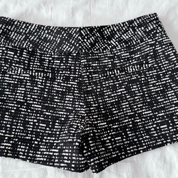 Alice + Olivia Printed Mini Shorts size ) - Picture 5 of 12